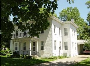 121 N 7th St, Boonville, IN 47601
