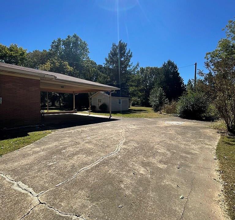 395 Veterans Dr, Huntingdon, TN 38344 Zillow
