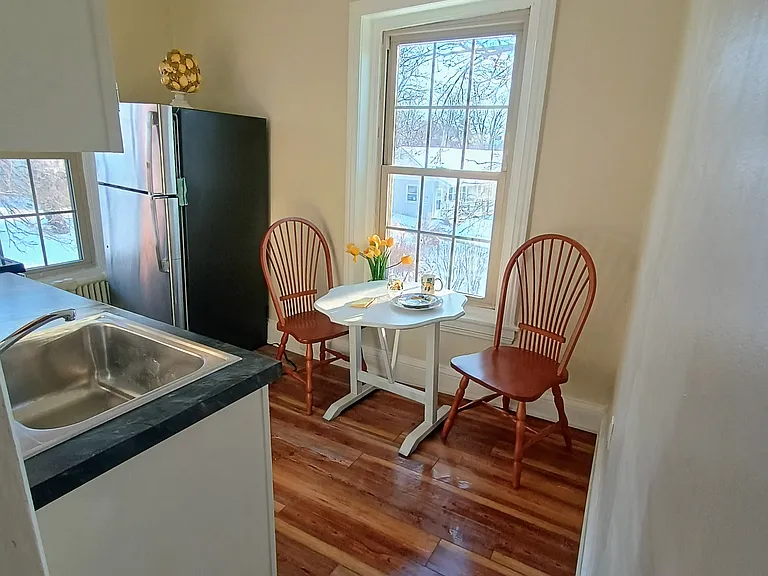814 W Market St #2 — Photo 5