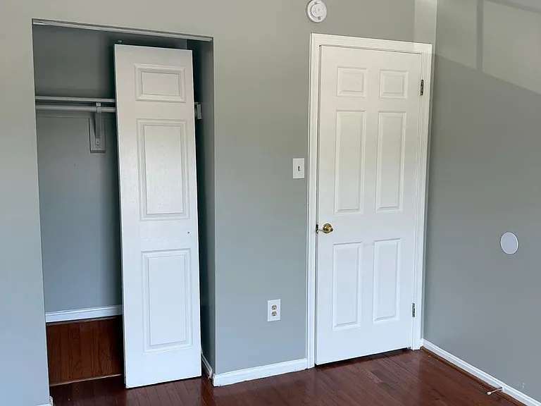 8108 Sandy Spring Rd — Photo 10
