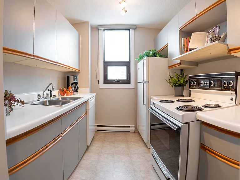 120 Donald St — Photo 20