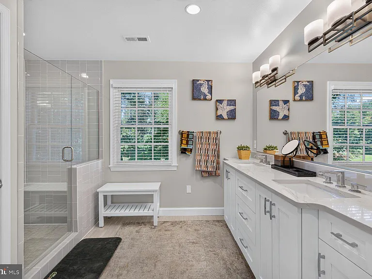 6720 Newbold Dr — Photo 15