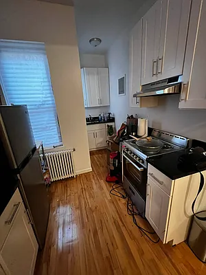 Rented by Salon Realty Corp | media 12