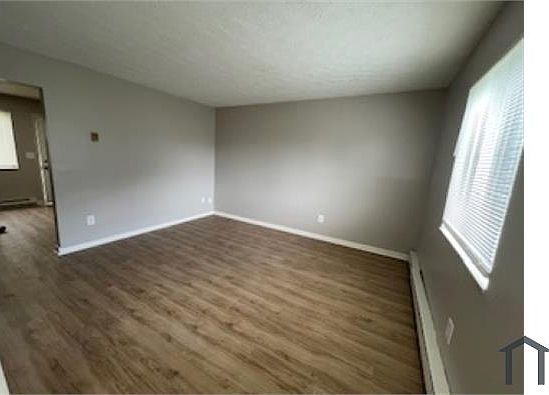 3rd image of 2191 Clarendon Ln