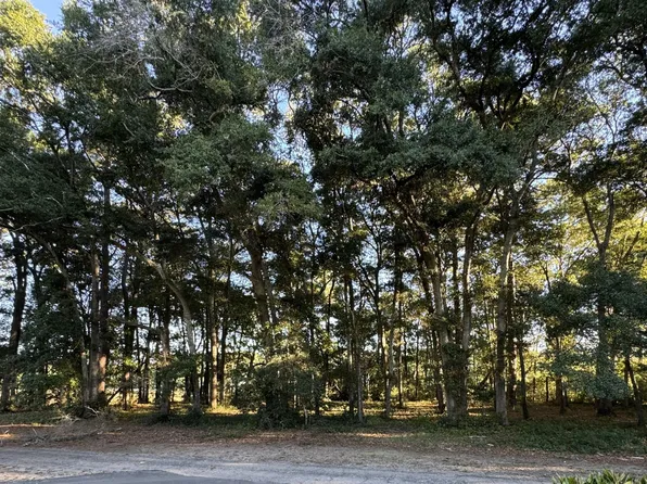594 Medcalf Drive SW, Sunset Beach, NC 28468