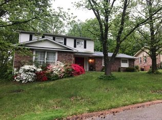 584 Spragues Mill Ct, Ballwin, MO