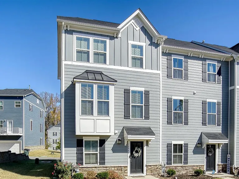 10840 Overlook Mountain Dr — Photo 2