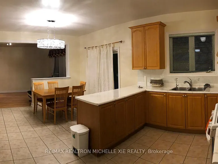 28 Bartlett Rd — Photo 2