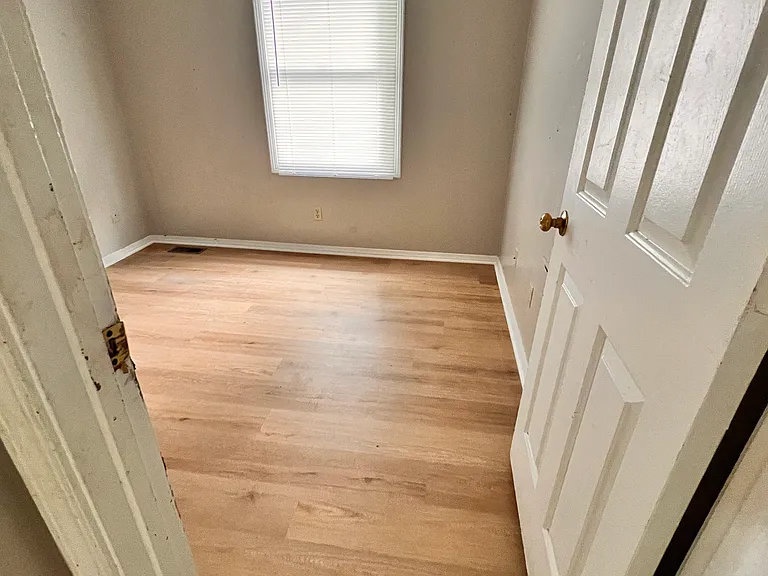1383 W Allen St #B3 — Photo 11