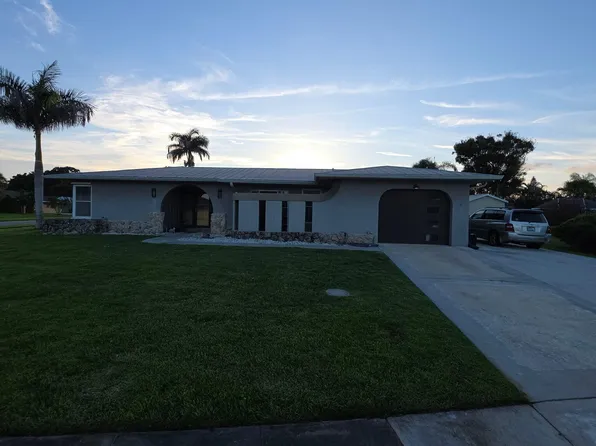 2950 SE San Jeronimo Road, Port St Lucie, FL 34952