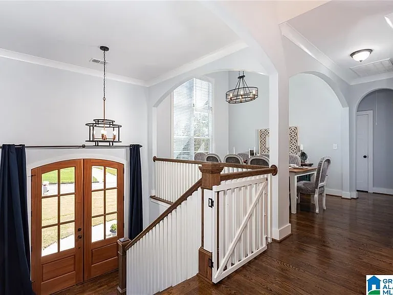1011 Creel Dr — Photo 2