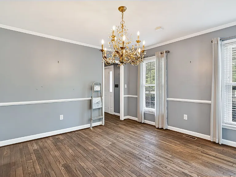 636 N Wilkinson Dr — Photo 8