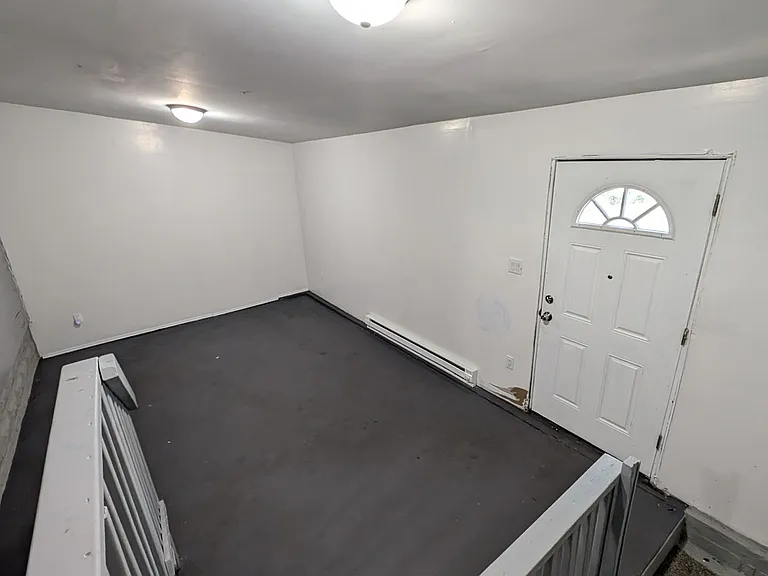 3300 Glendale St — Photo 8