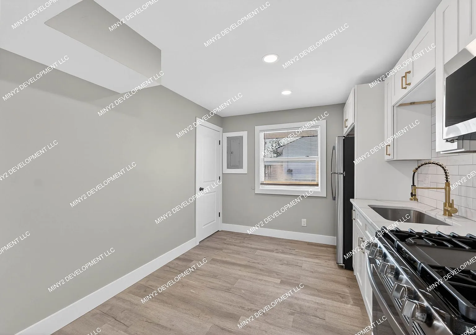 Completely Renovated 2-Bedroom Home in Westland! — Photo 4