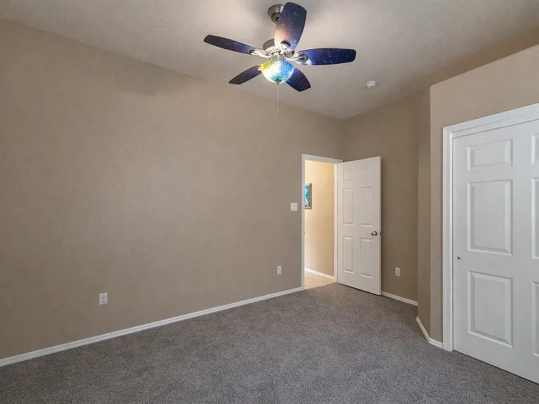 10745 E 38th Ln — Photo 3