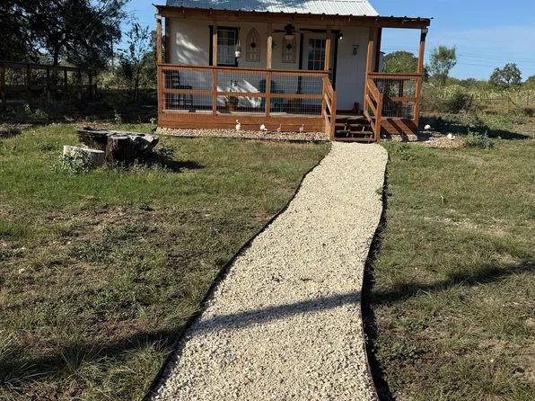 179 Bandera Dr, Bandera, TX 78003