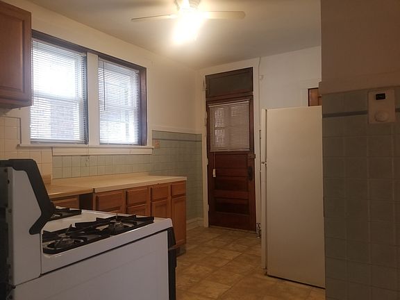 2nd image of 3056 N Lockwood Ave #1