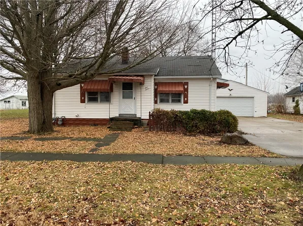 512 Adams St, Humboldt, IL 61931