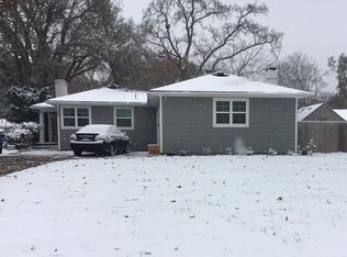 330 N Ridgewood Dr, Wichita, KS 67208