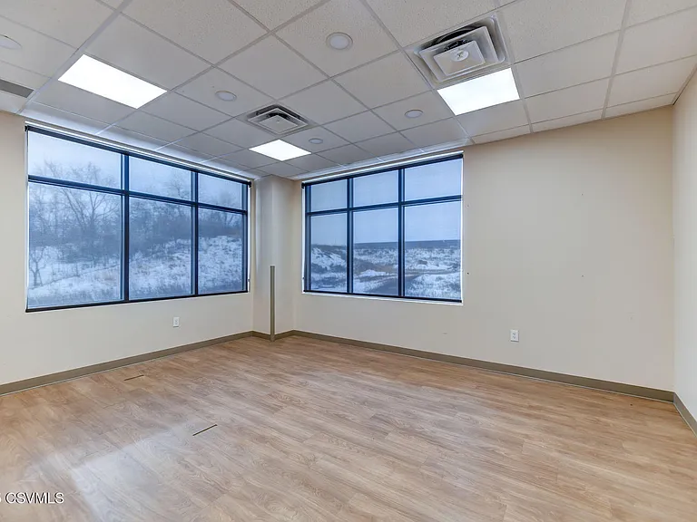 1033 Alliance Park Dr #2 — Photo 40