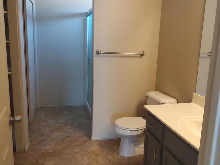 3239 E Kerry Ln — Photo 13
