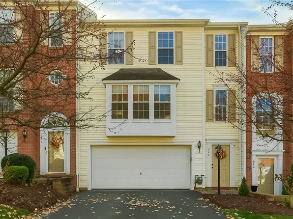 644 Village Green Blvd E, Mars, PA 16046