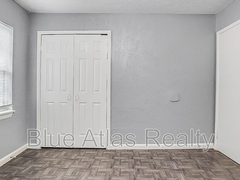 2215 Riverview Dr #D — Photo 8
