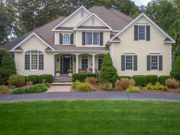 2 Village Lane, Old Lyme, CT 06371
