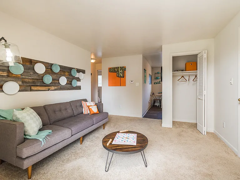 Village Gardens Apartments — Photo 2