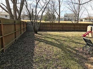 17 Holly Dr, Clinton, IL 61727