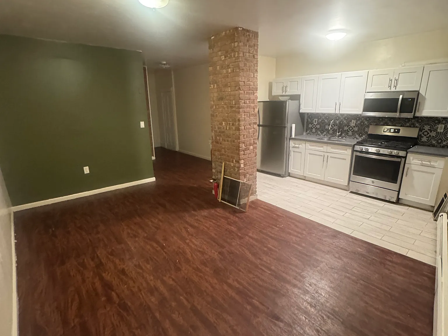 2 bed, 750 sqft, $2,600 — Photo 1