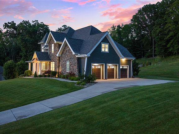 5th image of 52 Alexander Dr