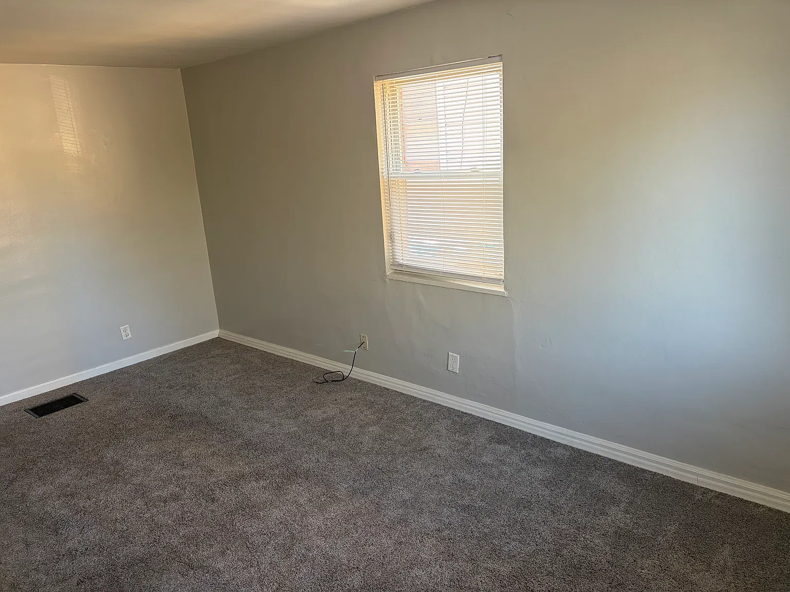 1 bed, 987 sqft, $850 — Photo 3