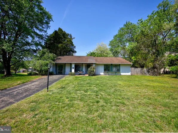 1900 Page Ct, Bowie, MD 20716