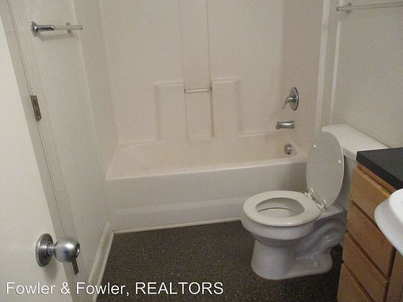 5th image of 411 W Washington St Ste 206
