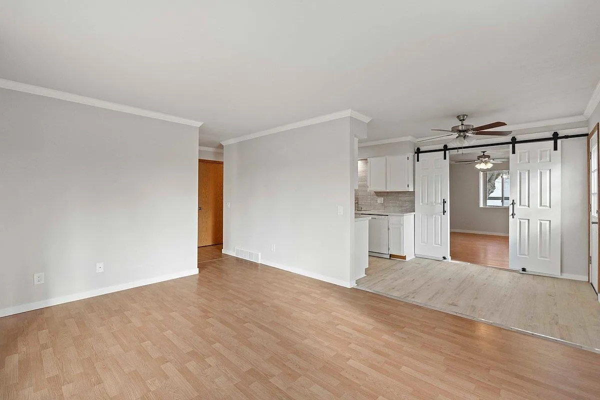 2 bed, 1.0 bath, 1059 sqft, $1,975 — Photo 4