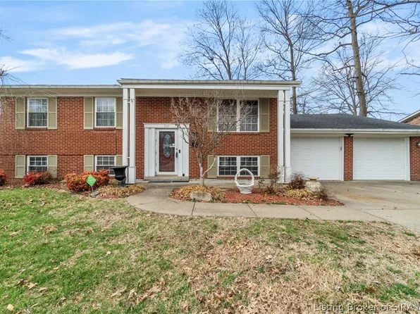 925 Redwood Drive, Clarksville, IN 47129