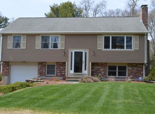 3 Carl Gardner Rd, Buzzards Bay, MA 02532