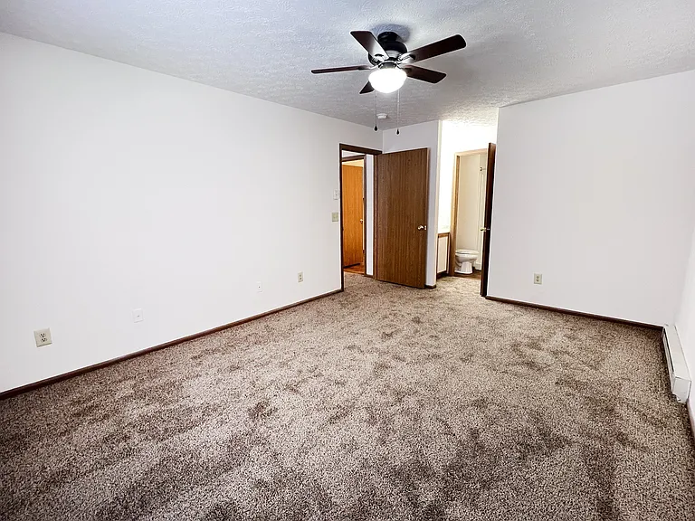 Wyndemere Apartments — Photo 71