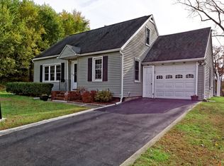 22 Glennon Rd, Latham, NY 12110