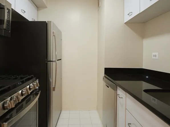 445 5th Avenue image 5 of 18