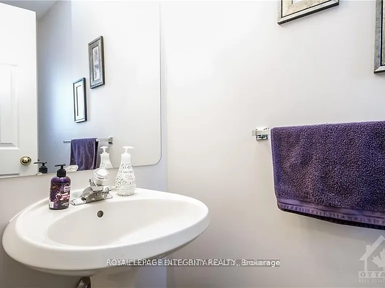 15 Peterson Pl — Photo 3