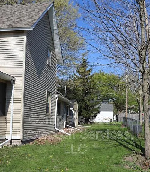 306 Cable St — Photo 10