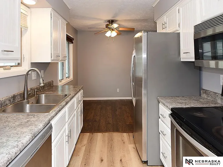 4720 S 56th St — Photo 4