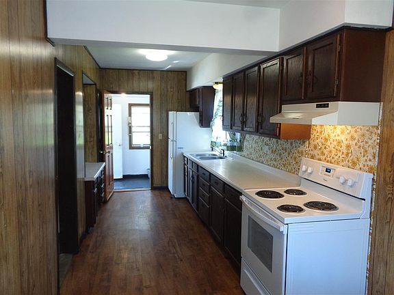 5th image of 719 E Ogden St