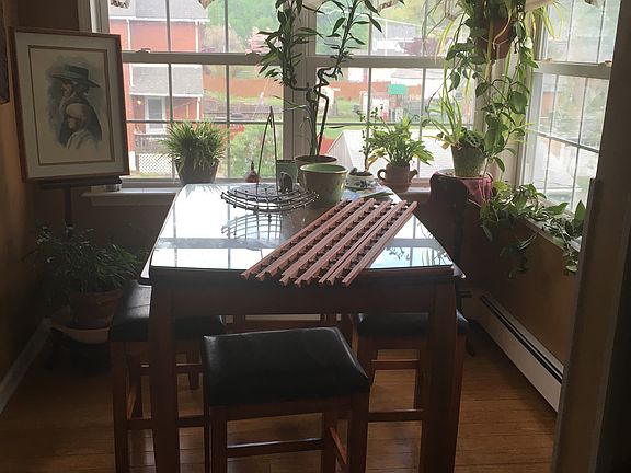 Breakfast nook