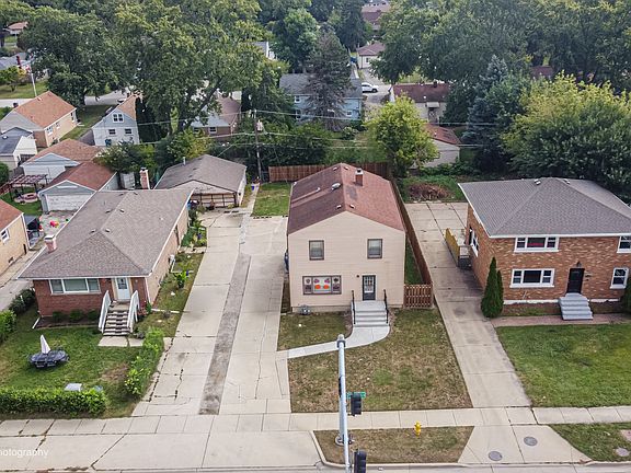 5th image of 121 S Addison Rd