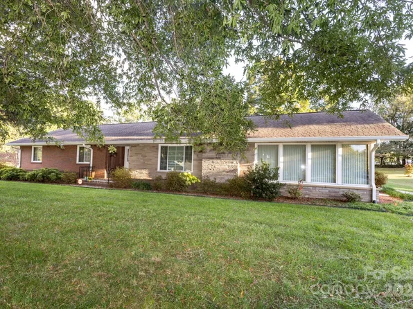 3511 Main Avenue Dr NW, Hickory, NC 28601