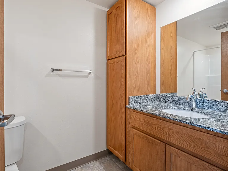 Coopers Landing Apartments — Photo 63
