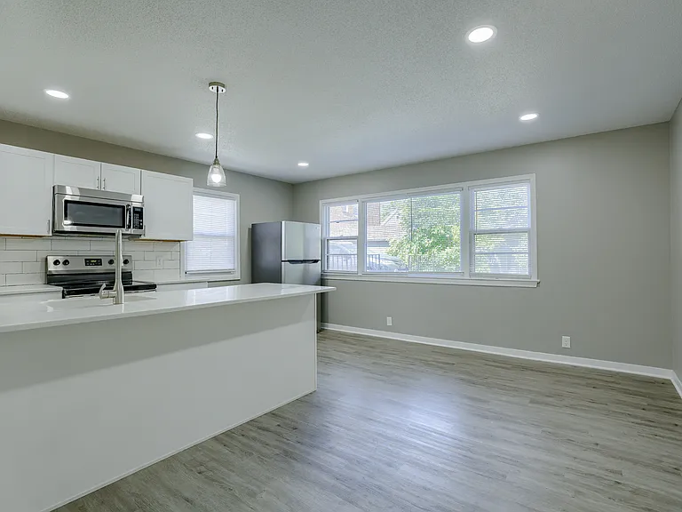 1008 S 29th St #3 — Photo 2